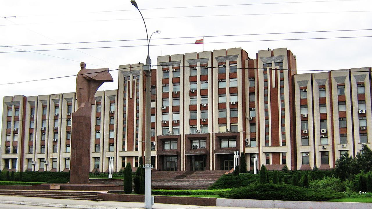 Luna Tiraspol Bilik gambar